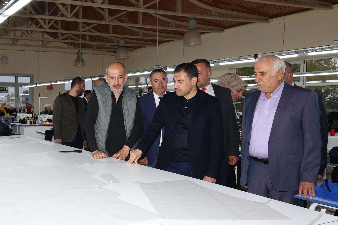 Konya’da gönül köprüleri kuruldu! AK Parti heyeti vatandaşlarla buluştu 10